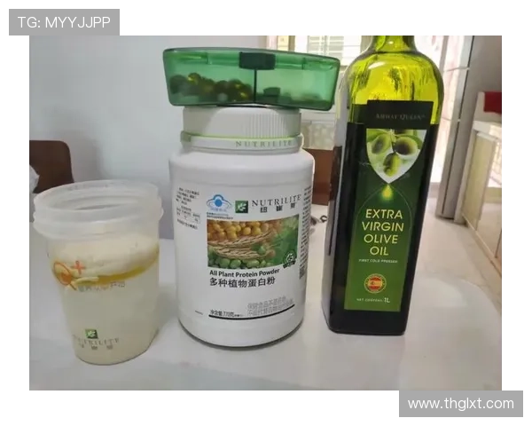 朱雪莹家的冰箱里塞满了蛋白粉，连饮料都按克称着喝